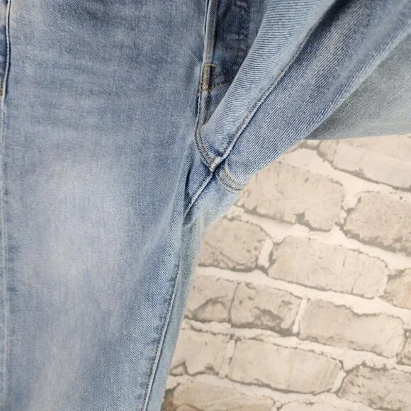 Levi's Wedgie Cropped Jean Button Fly Light Wash Size 24 - Picture 9 of 16